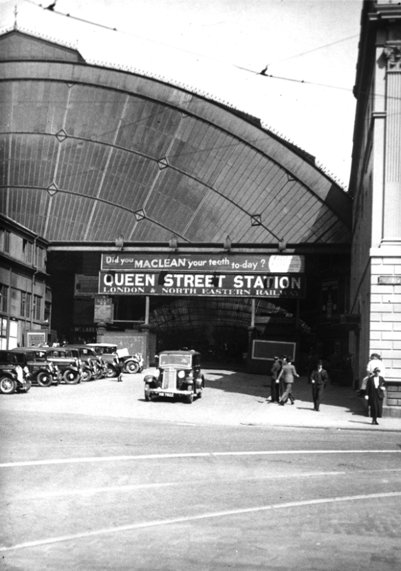 Queen Street 1935 - photo Courtesy of Bob Docherty
